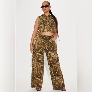 NWT Camo Wide-Leg Cargo Pants Set- Brown Camo